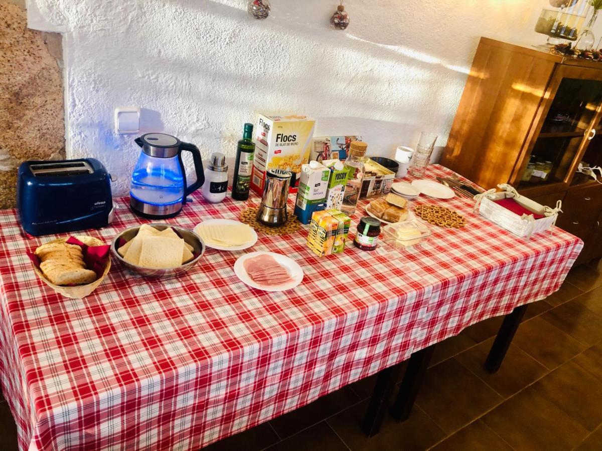 Casa Rural Can Miquel - En Pleno Bosque Y Cerca De La Playa - Increibles Rutas Btt サンタ・コロマ・デ・ファルネルス エクステリア 写真